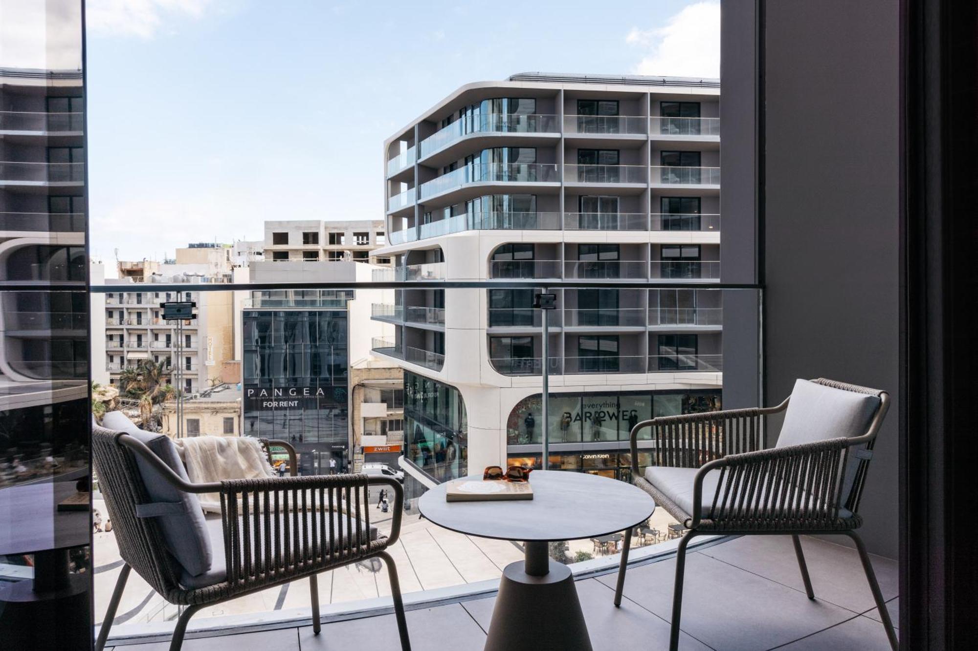 Me Malta By Melia Hotel Saint Julian's Exterior photo