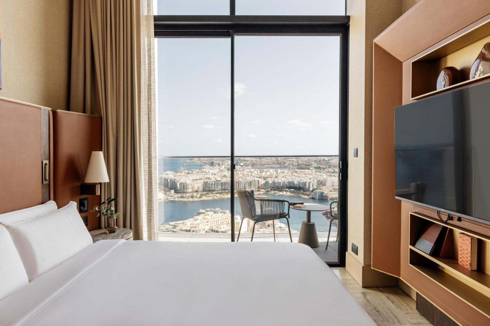 Me Malta By Melia Hotel Saint Julian's Exterior photo