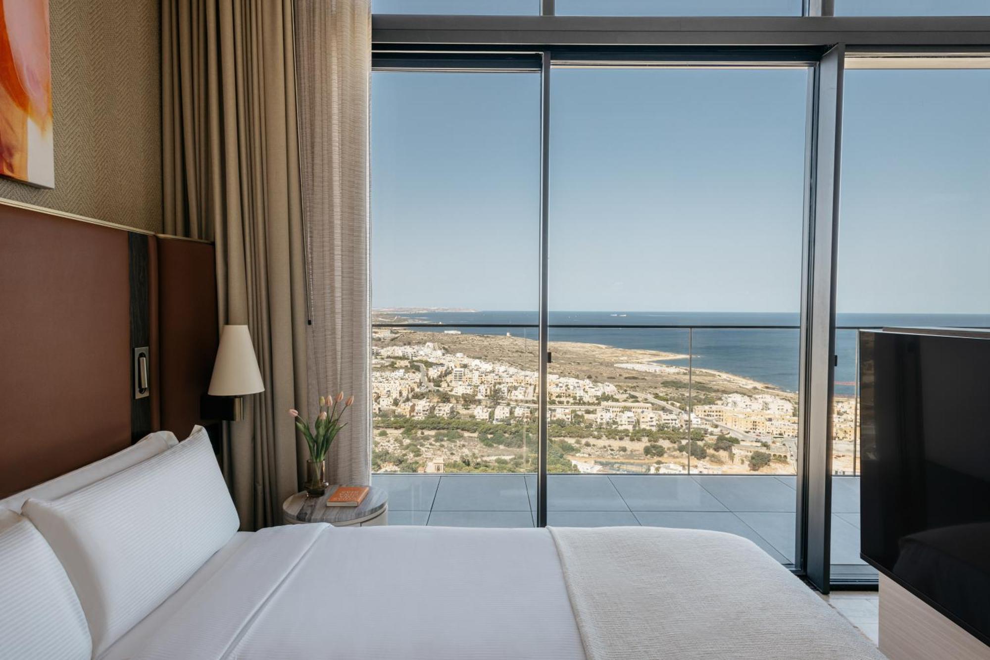 Me Malta By Melia Hotel Saint Julian's Exterior photo
