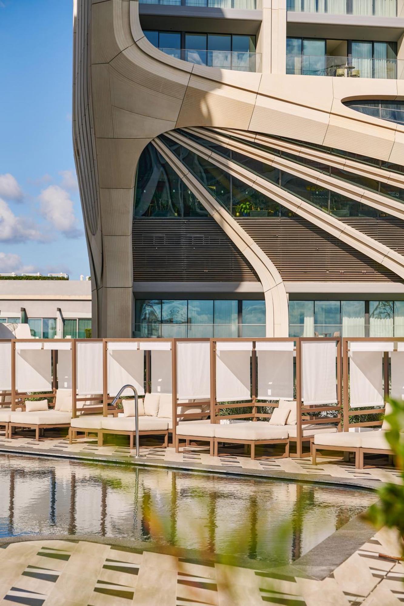 Me Malta By Melia Hotel Saint Julian's Exterior photo